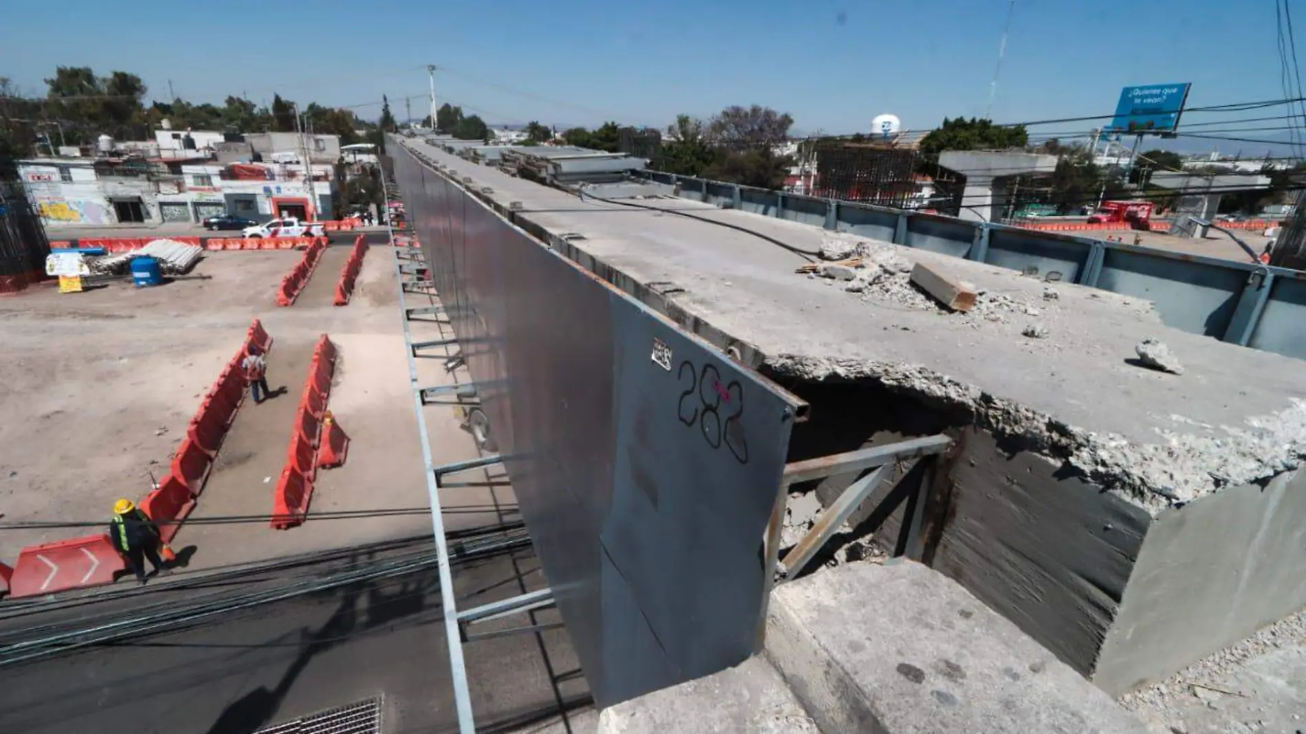 Puentes peatonales serán sustituidos por pasos a nivel.